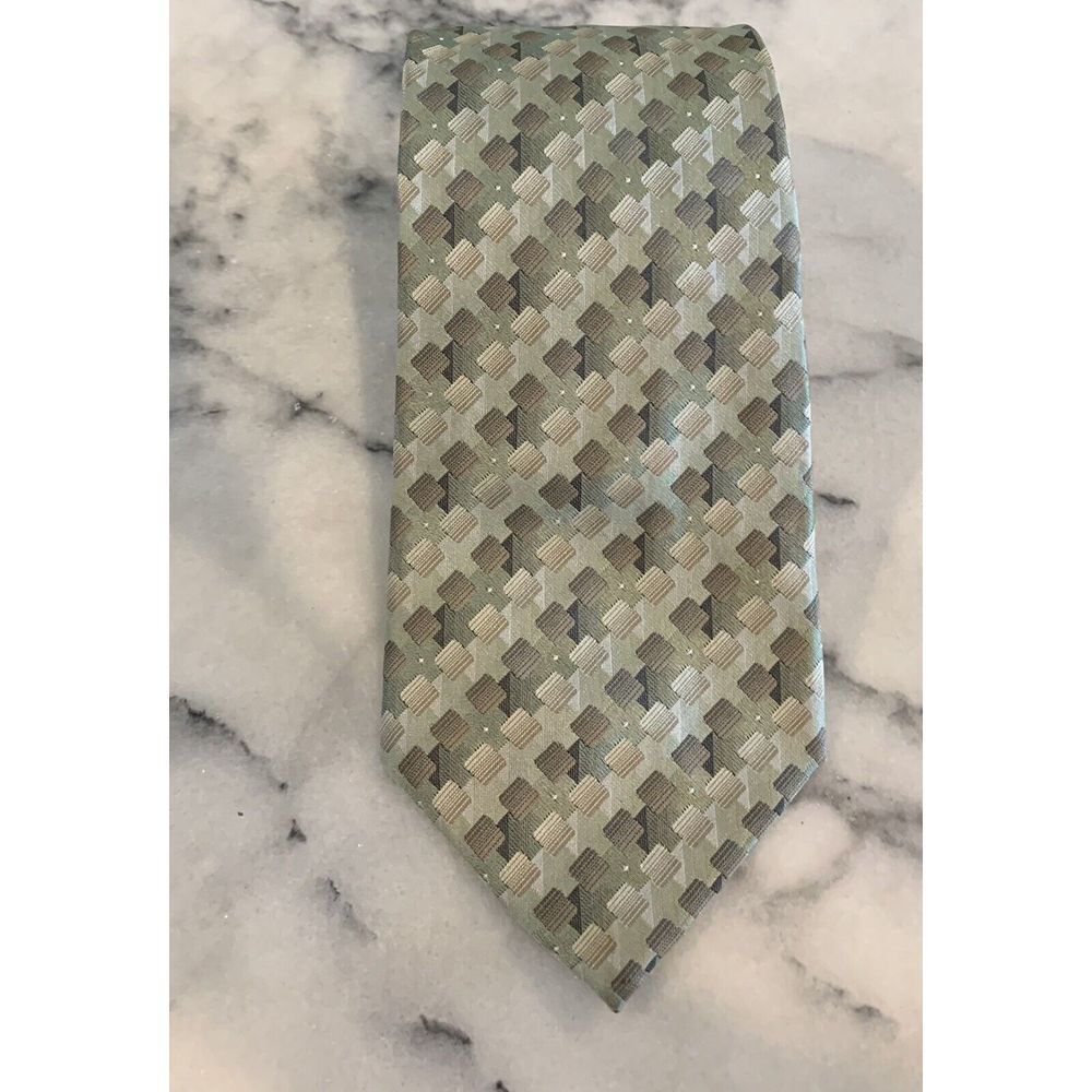 Van Heusen 100% Silk Handmade Green Geometric Stain Resistant Tie - Picture 2 of 5